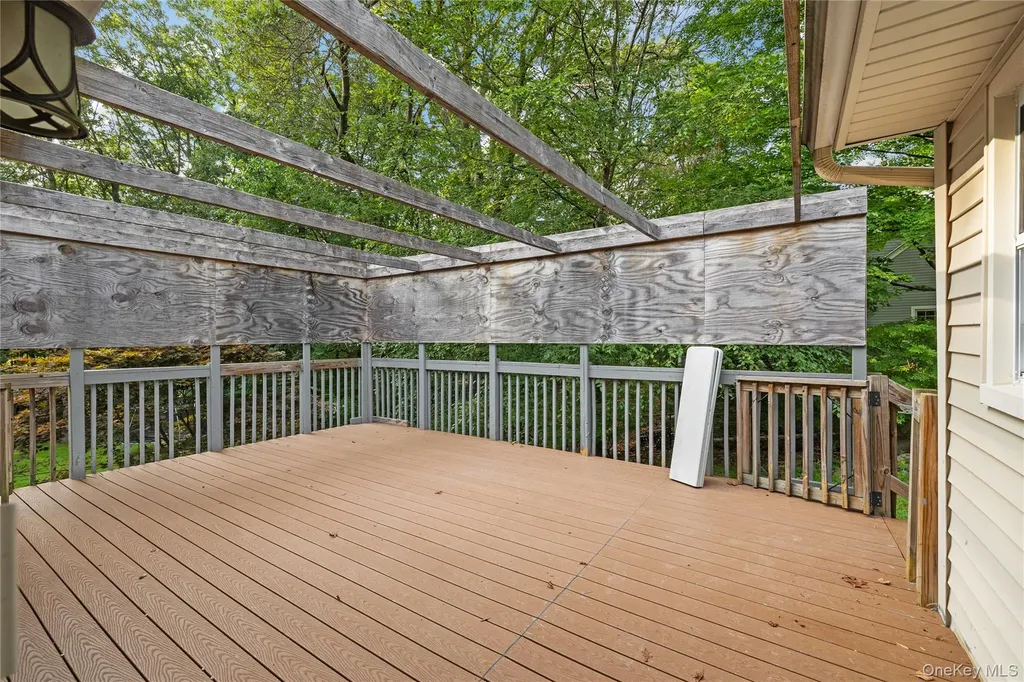 11 Brookview Boulevard Chestnut Ridge NY 10977