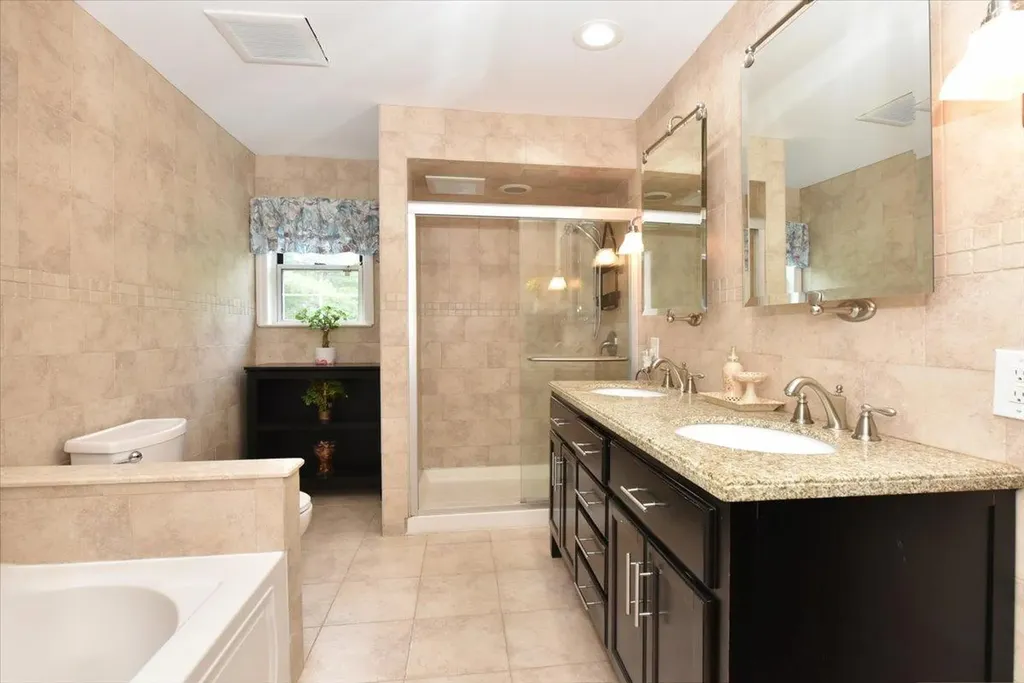 60 Willis Lane Syosset NY 11791