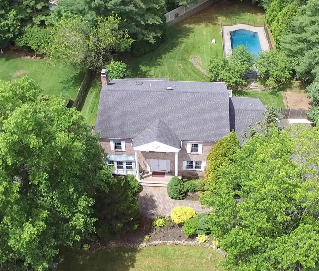 60 Willis Lane Syosset NY 11791