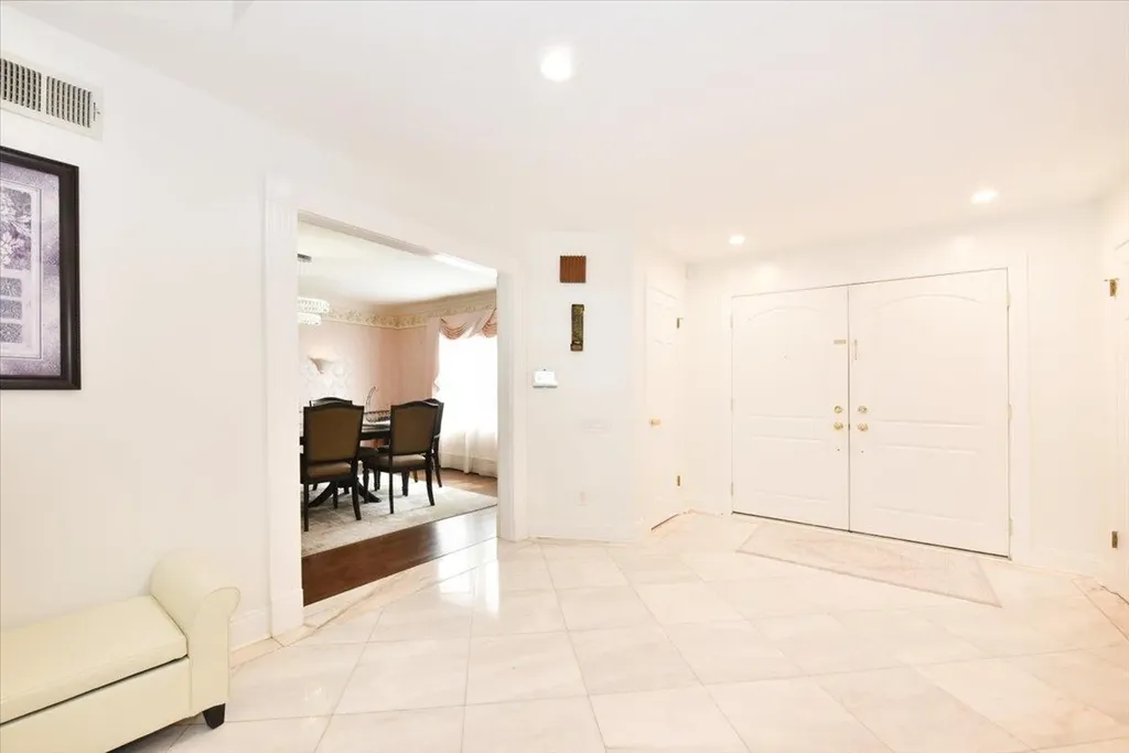 60 Willis Lane Syosset NY 11791