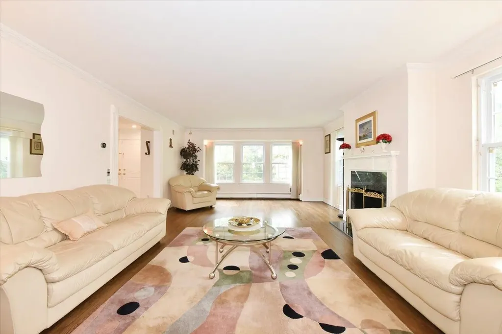 60 Willis Lane Syosset NY 11791