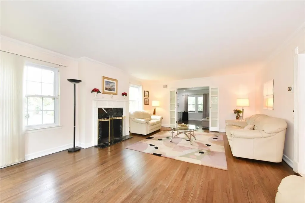 60 Willis Lane Syosset NY 11791