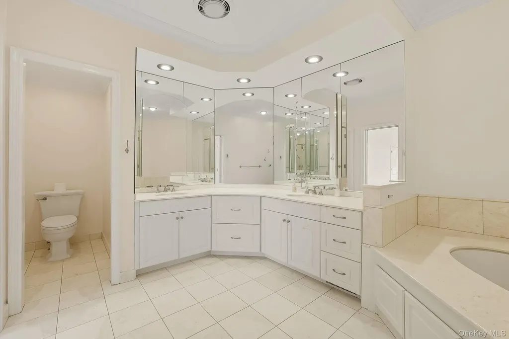 27 Doral Greens Drive E Rye Brook NY 10573