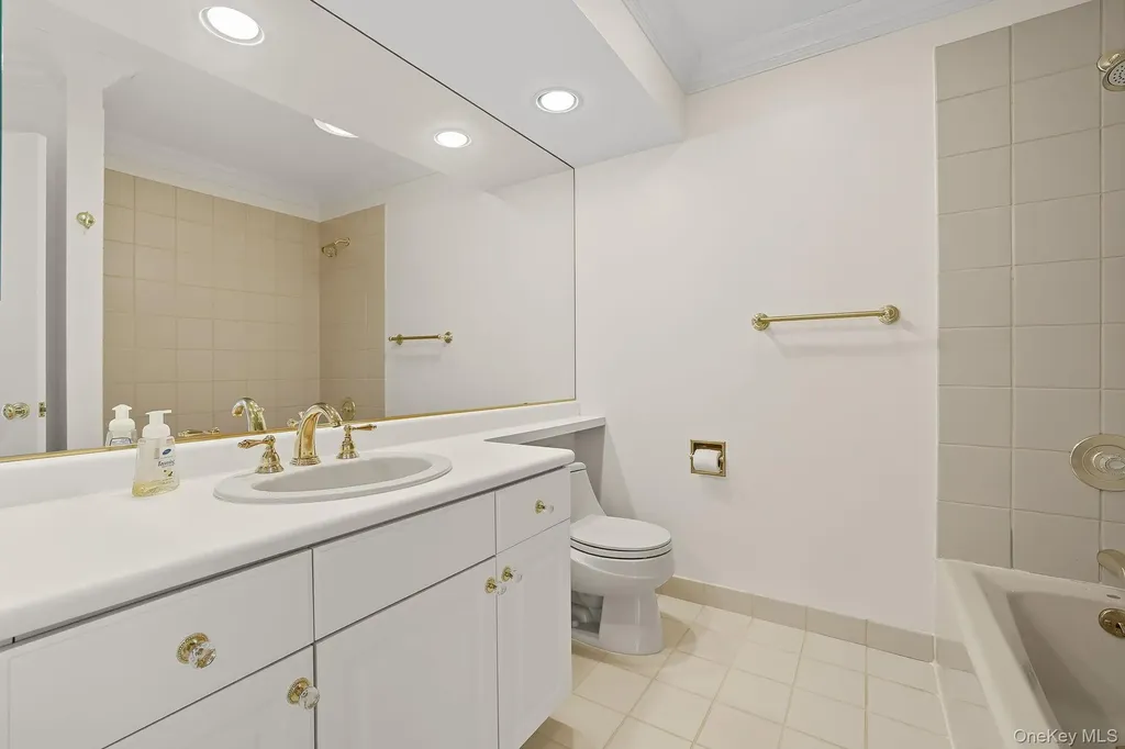 27 Doral Greens Drive E Rye Brook NY 10573