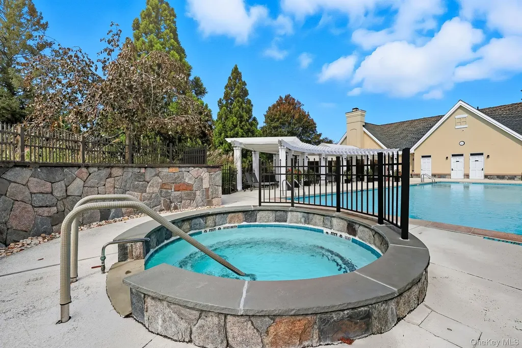 27 Doral Greens Drive E Rye Brook NY 10573