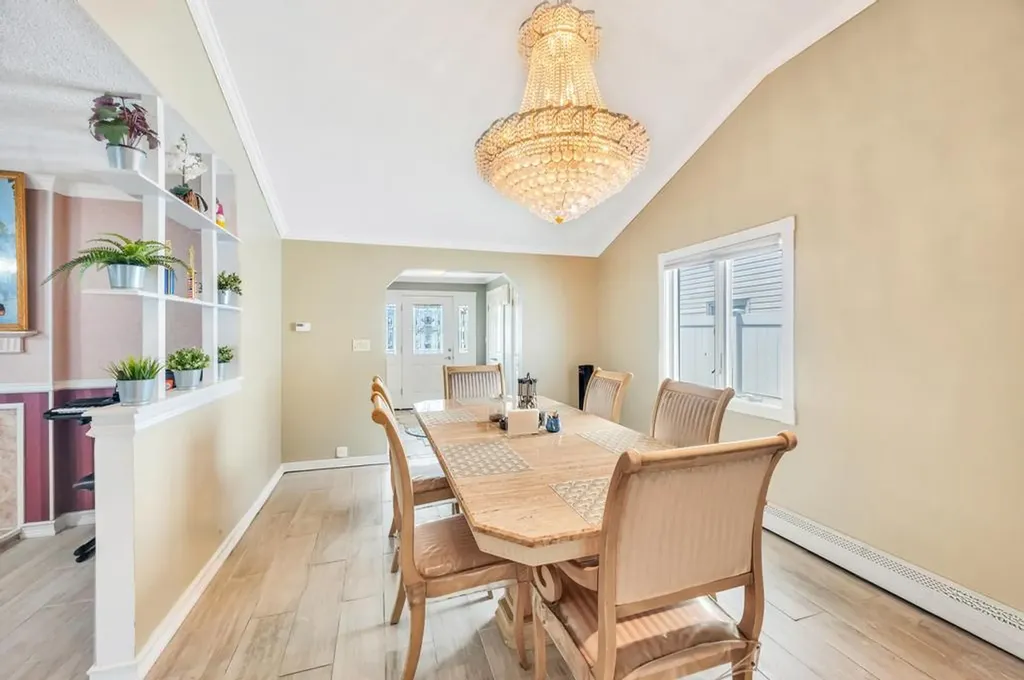 43 W Cabot Lane Westbury NY 11590