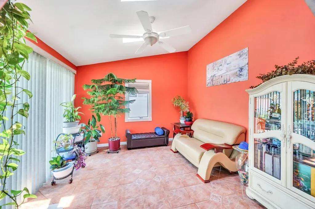 43 W Cabot Lane Westbury NY 11590