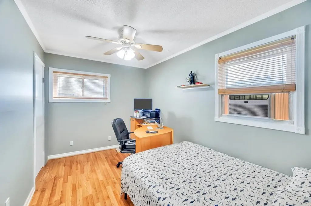 43 W Cabot Lane Westbury NY 11590