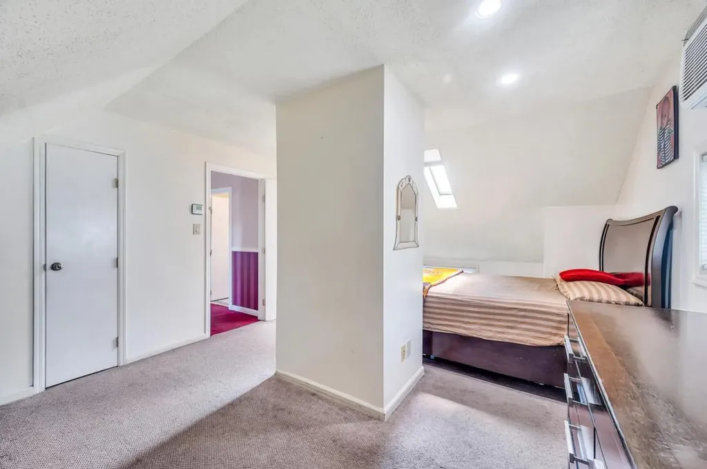 43 W Cabot Lane Westbury NY 11590