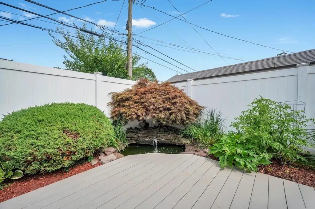 43 W Cabot Lane Westbury NY 11590