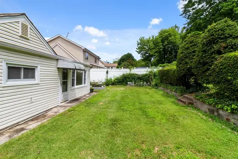 134 Gailmore Drive Yonkers NY 10710