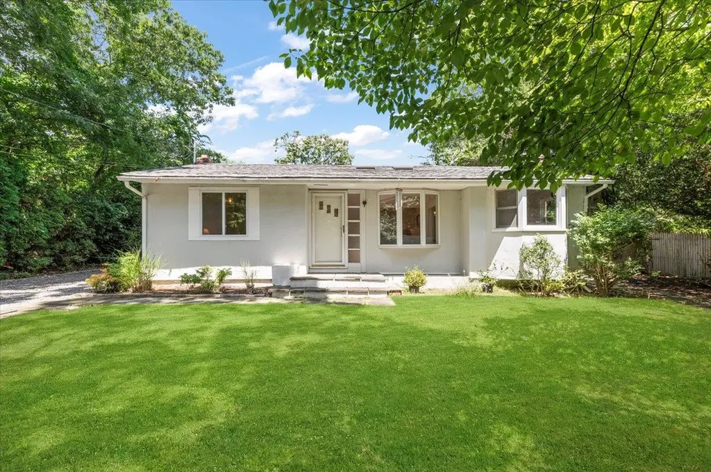 56 W Donellan Road Hampton Bays NY 11946
