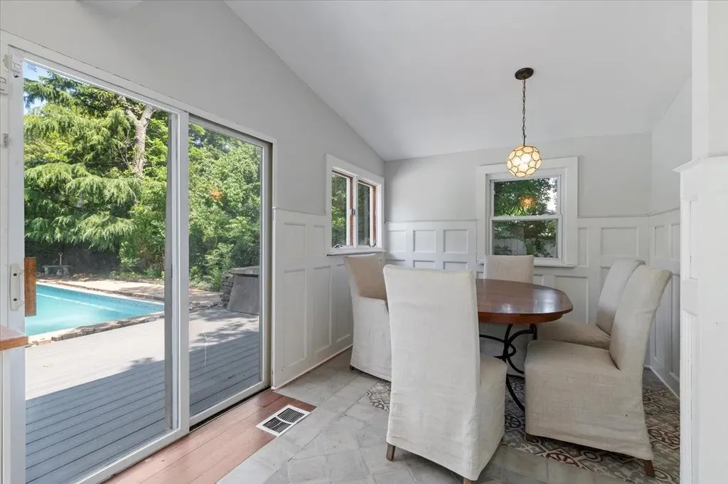 56 W Donellan Road Hampton Bays NY 11946
