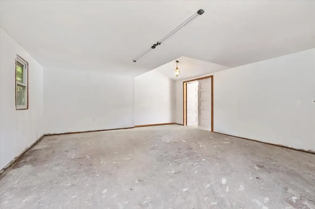 56 W Donellan Road Hampton Bays NY 11946