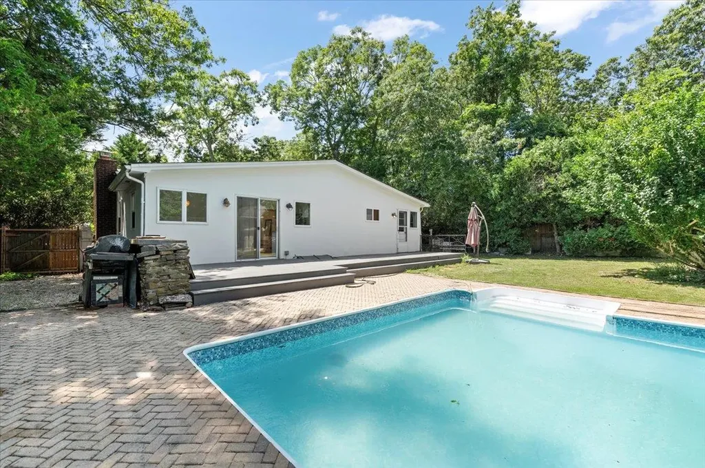 56 W Donellan Road Hampton Bays NY 11946