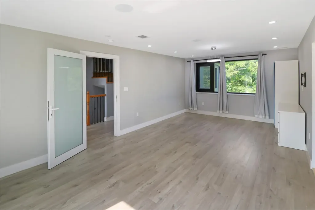 4953 Fresh Meadow Lane Fresh Meadows NY 11365