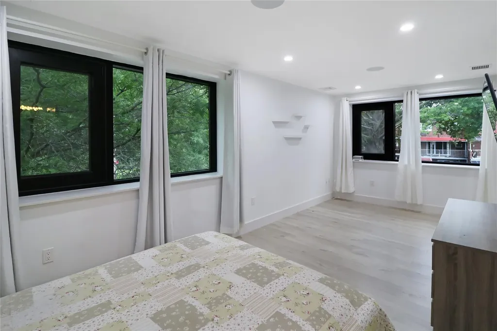 4953 Fresh Meadow Lane Fresh Meadows NY 11365