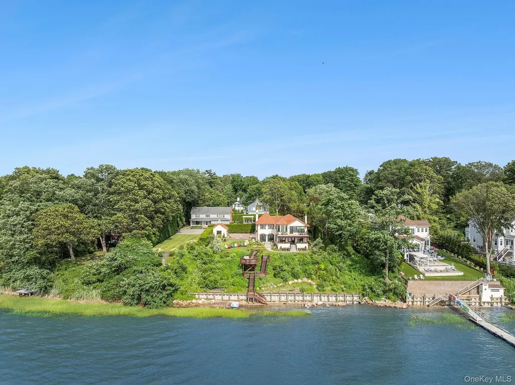 353 Centre Island Road Oyster Bay NY 11771