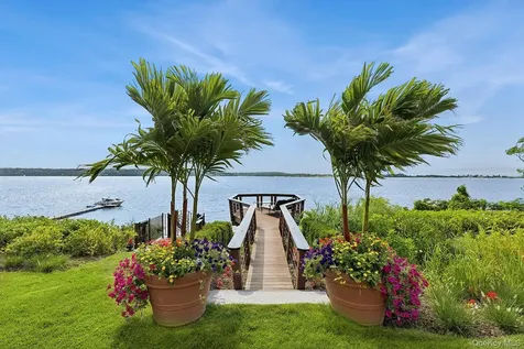353 Centre Island Road Oyster Bay NY 11771