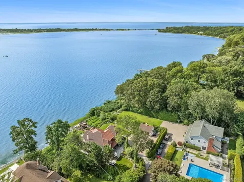 353 Centre Island Road Oyster Bay NY 11771