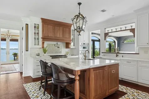 353 Centre Island Road Oyster Bay NY 11771