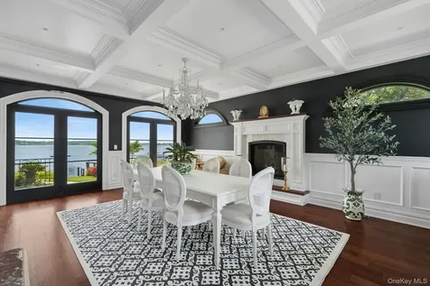 353 Centre Island Road Oyster Bay NY 11771