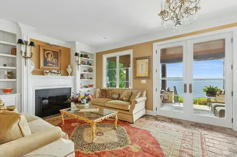 353 Centre Island Road Oyster Bay NY 11771