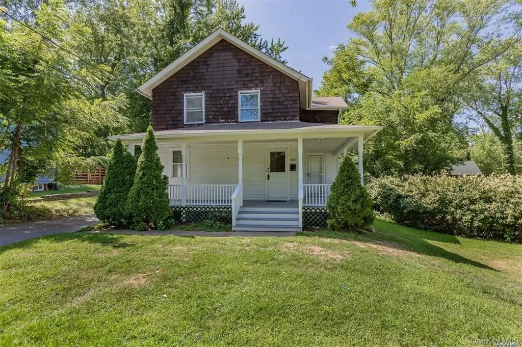 192 Woodhull Road Huntington NY 11743