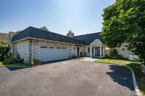 66 Lighthouse Road Babylon NY 11702