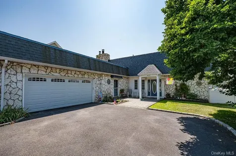 66 Lighthouse Road Babylon NY 11702