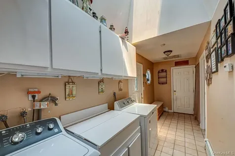 66 Lighthouse Road Babylon NY 11702