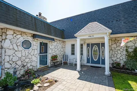 66 Lighthouse Road Babylon NY 11702