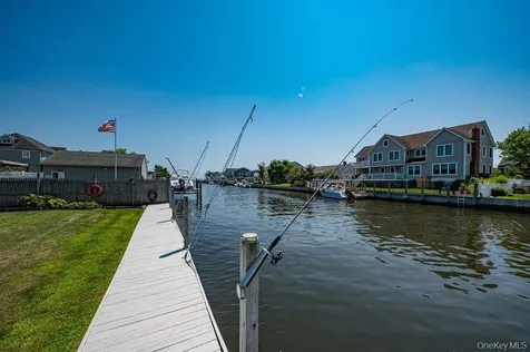 66 Lighthouse Road Babylon NY 11702