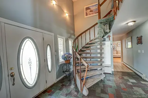 66 Lighthouse Road Babylon NY 11702