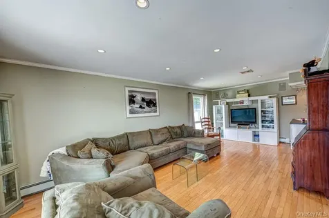 66 Lighthouse Road Babylon NY 11702