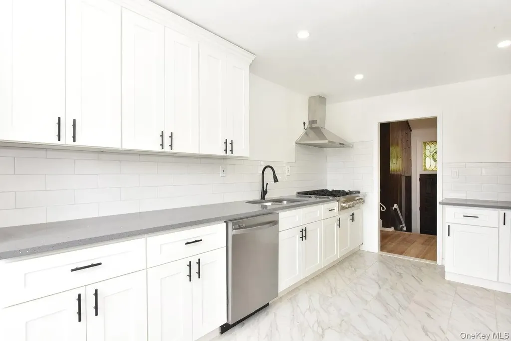 3287 Milburn Avenue Baldwin NY 11510
