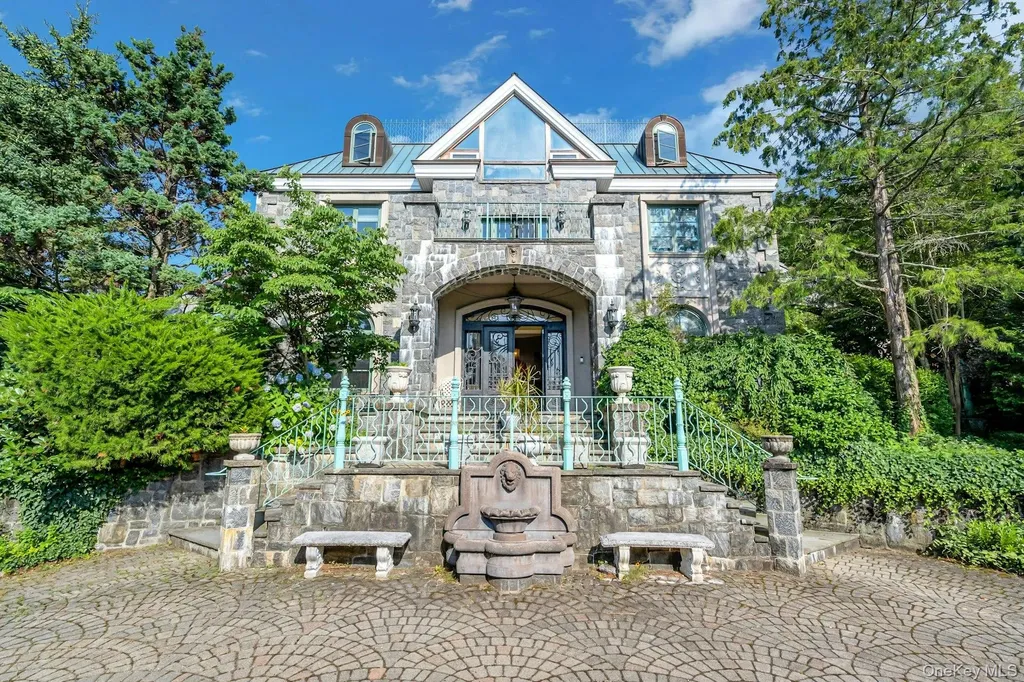 5440 Independence Avenue Bronx NY 10471