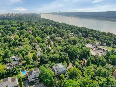 5440 Independence Avenue Bronx NY 10471
