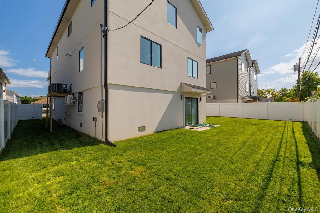 344 E Fulton Street Long Beach NY 11561