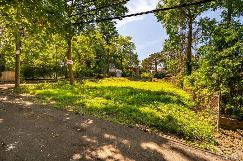6015-L Independence Avenue Bronx NY 10471