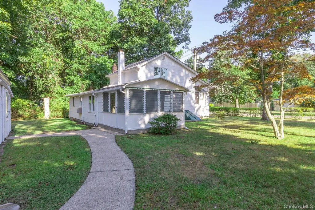 261 Elm Road W Mastic Beach NY 11951