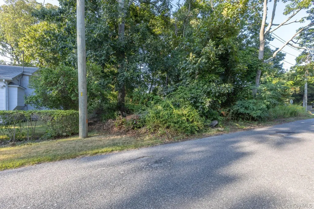 261 Elm Road W Mastic Beach NY 11951