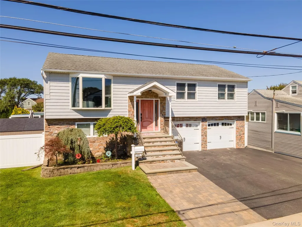 110 Stirling Avenue Freeport NY 11520