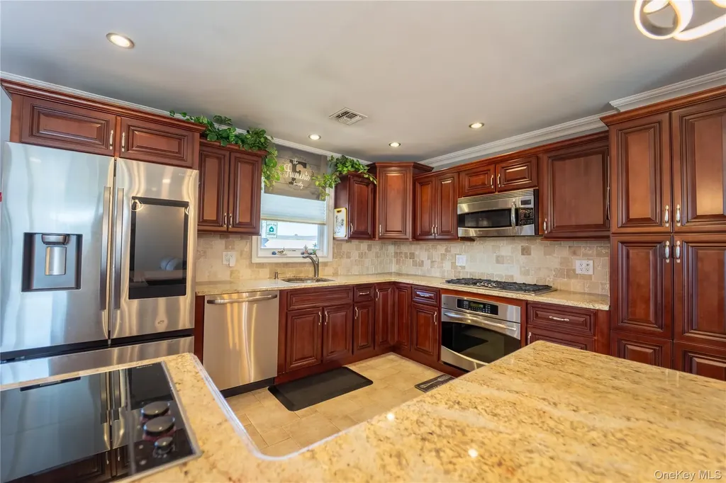 110 Stirling Avenue Freeport NY 11520