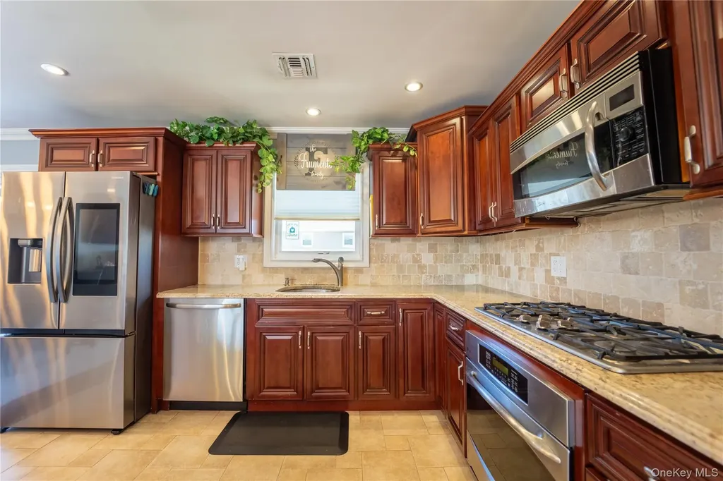 110 Stirling Avenue Freeport NY 11520
