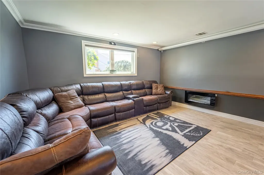110 Stirling Avenue Freeport NY 11520