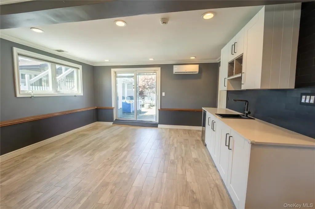 110 Stirling Avenue Freeport NY 11520