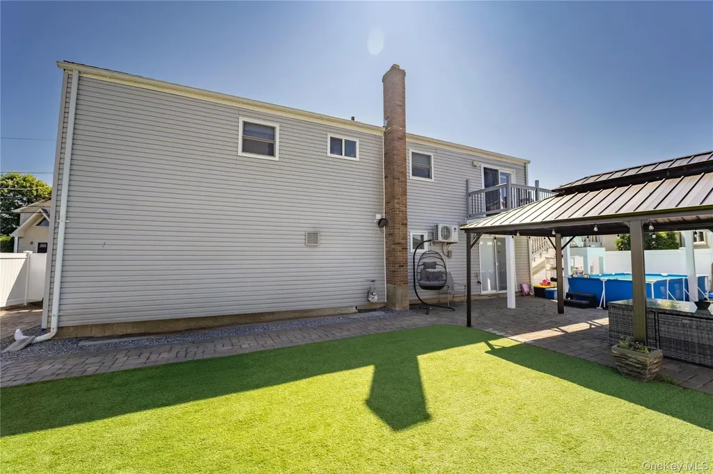 110 Stirling Avenue Freeport NY 11520