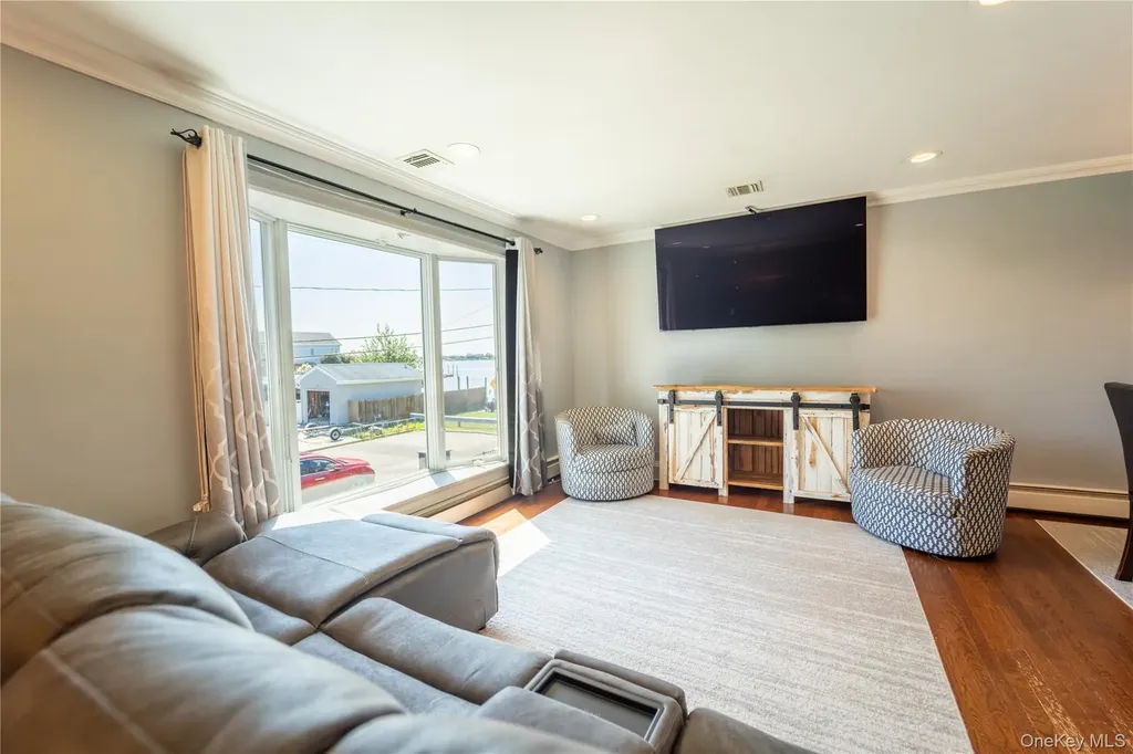 110 Stirling Avenue Freeport NY 11520