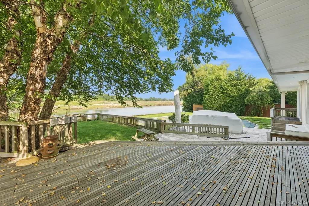 1016 Channel Drive Hewlett Harbor NY 11557